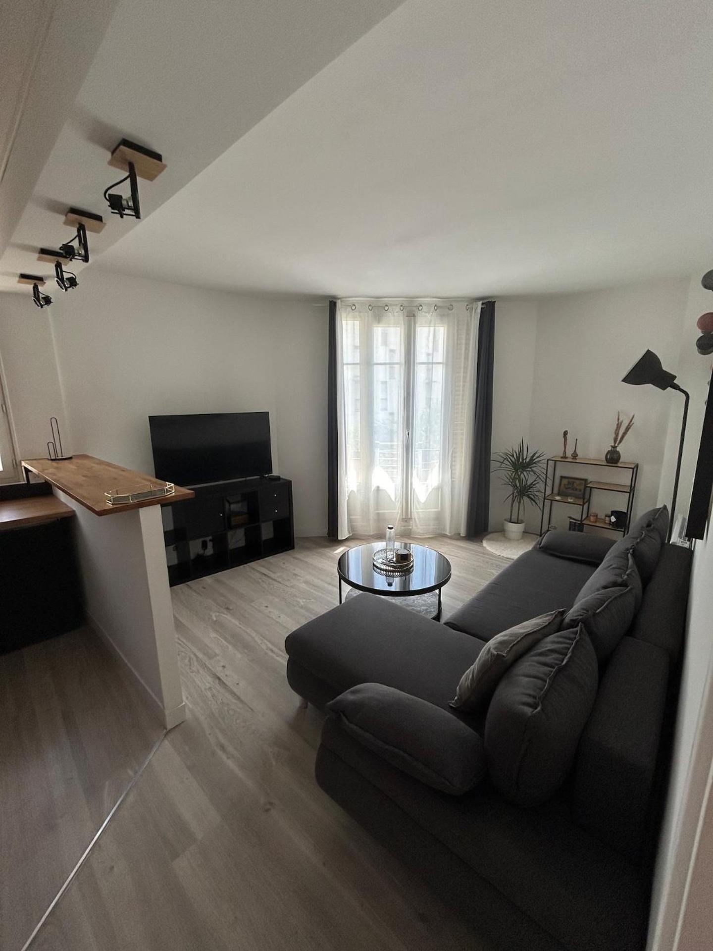 Aurai Apartment *